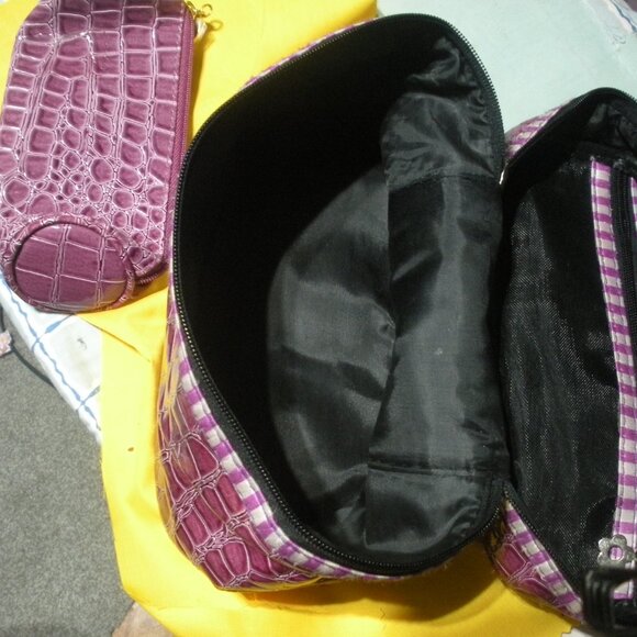 Estee Lauder Makeup Bags, 1 Small and 1 Large, Mauve Color - Picture 2 of 3